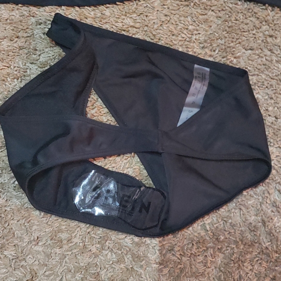 Swimsuit Set - Picture 4 of 5